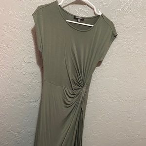 Green shirt sleeve long dress